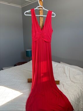 Coral V-Neck Maxi Dress - Elegant Sleeveless Evening Gown